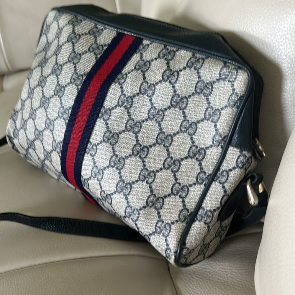 VINTAGE GUCCI CROSSBODY BAG Navy Blue monogram bag - Picture 2 of 7
